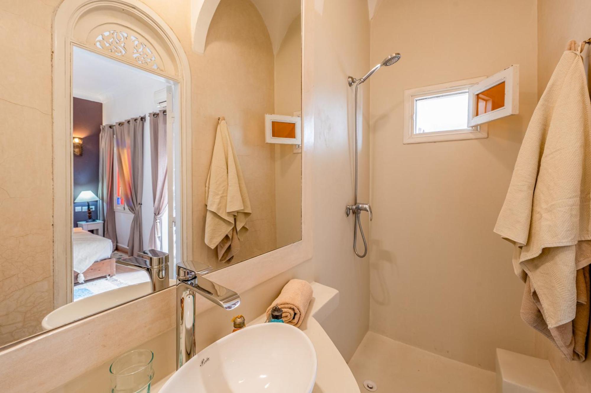 Awinati Location Privatisee ,piscine Chauffee , Beau Rooftop Marrakesh