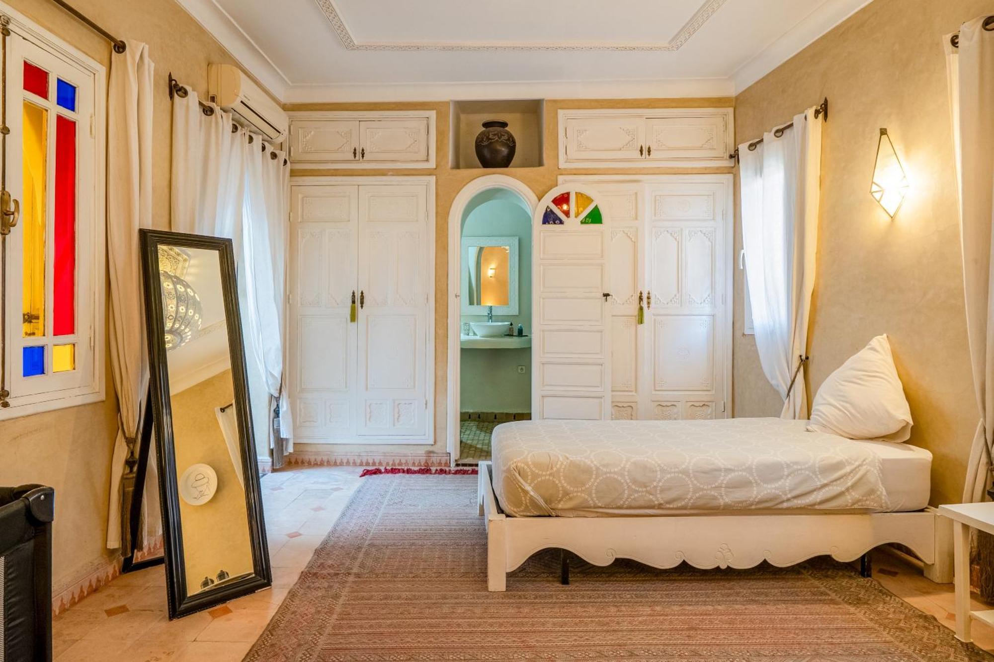 Riad Awinati Location Privatisee ,piscine Chauffee , Beau Rooftop Marrakesh