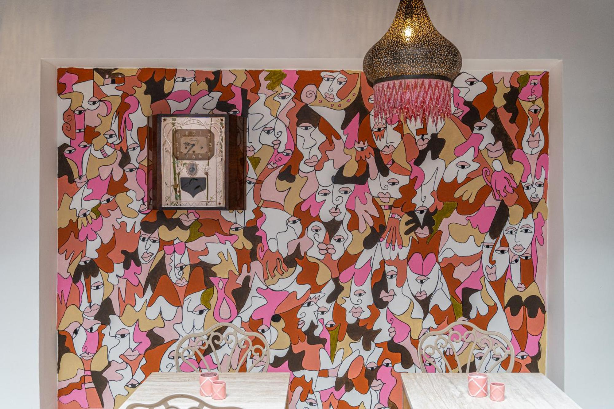 Le Singe Rose Bed & Breakfast *