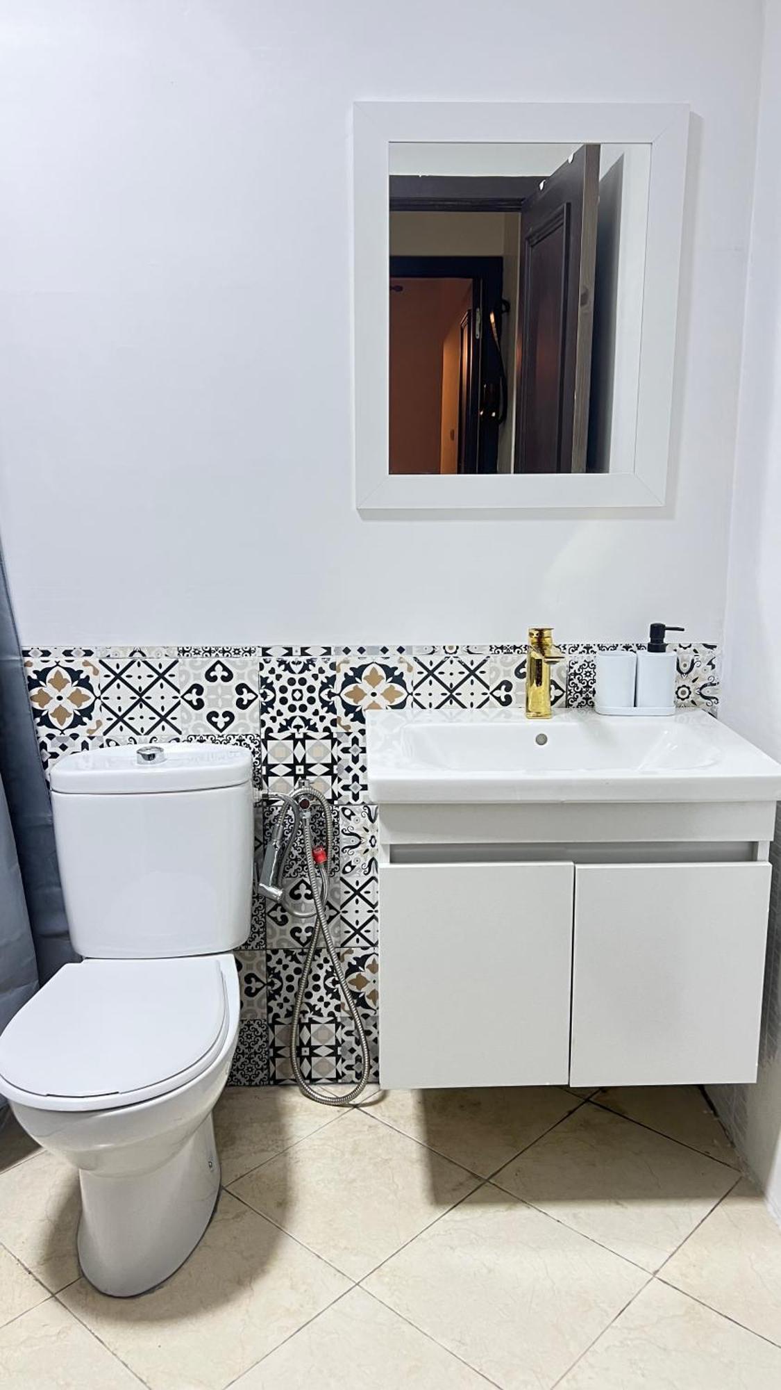 Magnifique Spacieux Confort Propre Familial 2 Salon Et Salle A Manger A 20mn A Pied De Place Jemaa El Fina 4 Piscines Dans Espace De Golf A 12 Mn En Voitures L Entree Est Gratuit Pour La Clientele Ouvert Entre 10h Et 20h Marrakesh