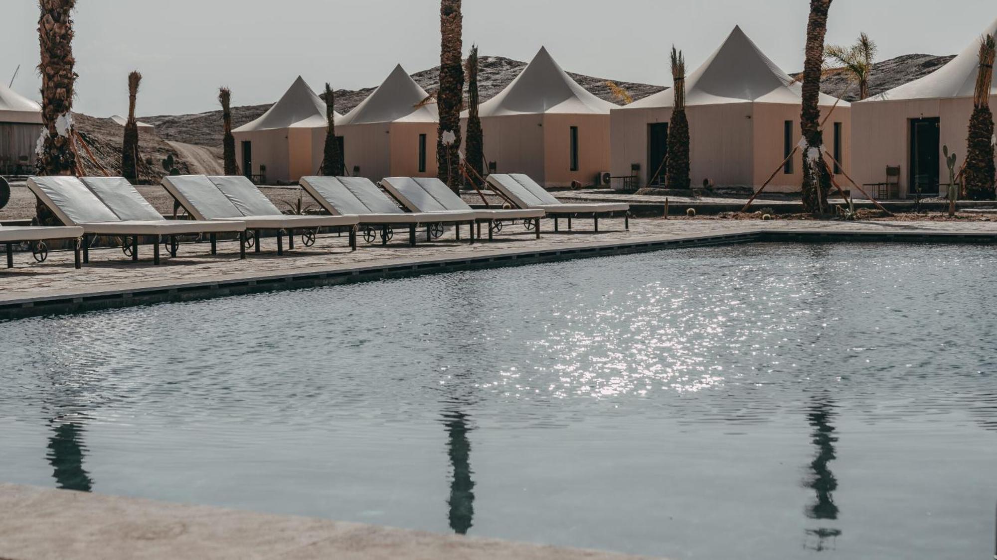 The White Camel Camp - Agafay Desert Activities Lodge *