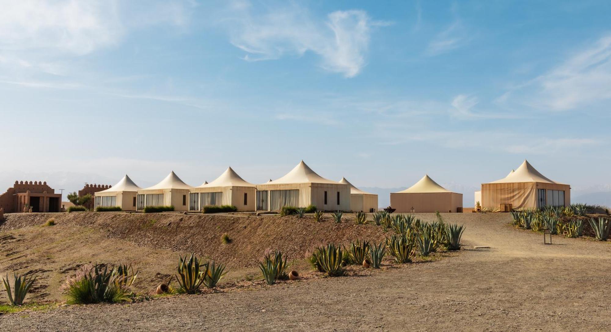 The White Camel Camp - Agafay Desert Activities Lodge *
