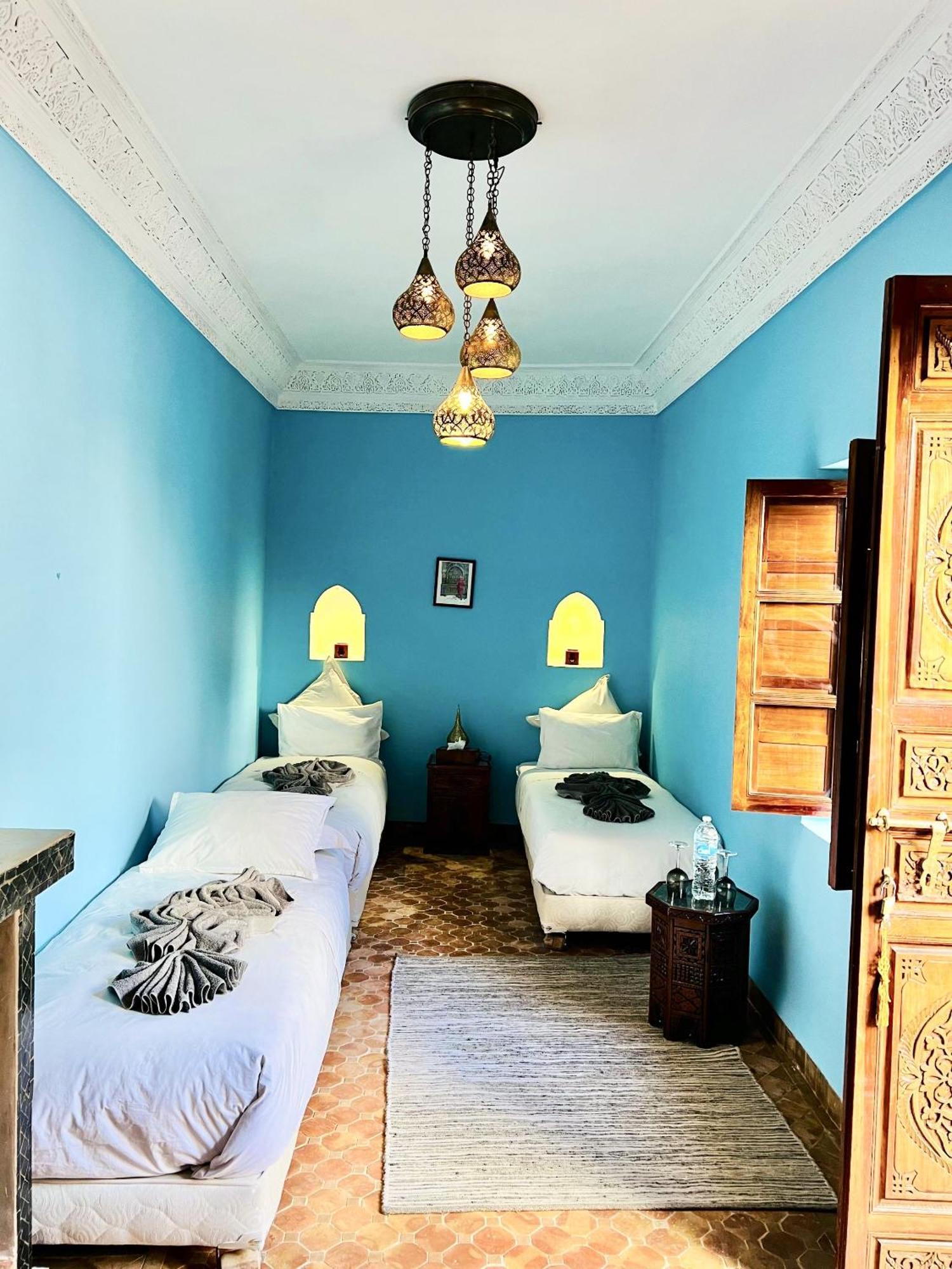 Serendip Hotel