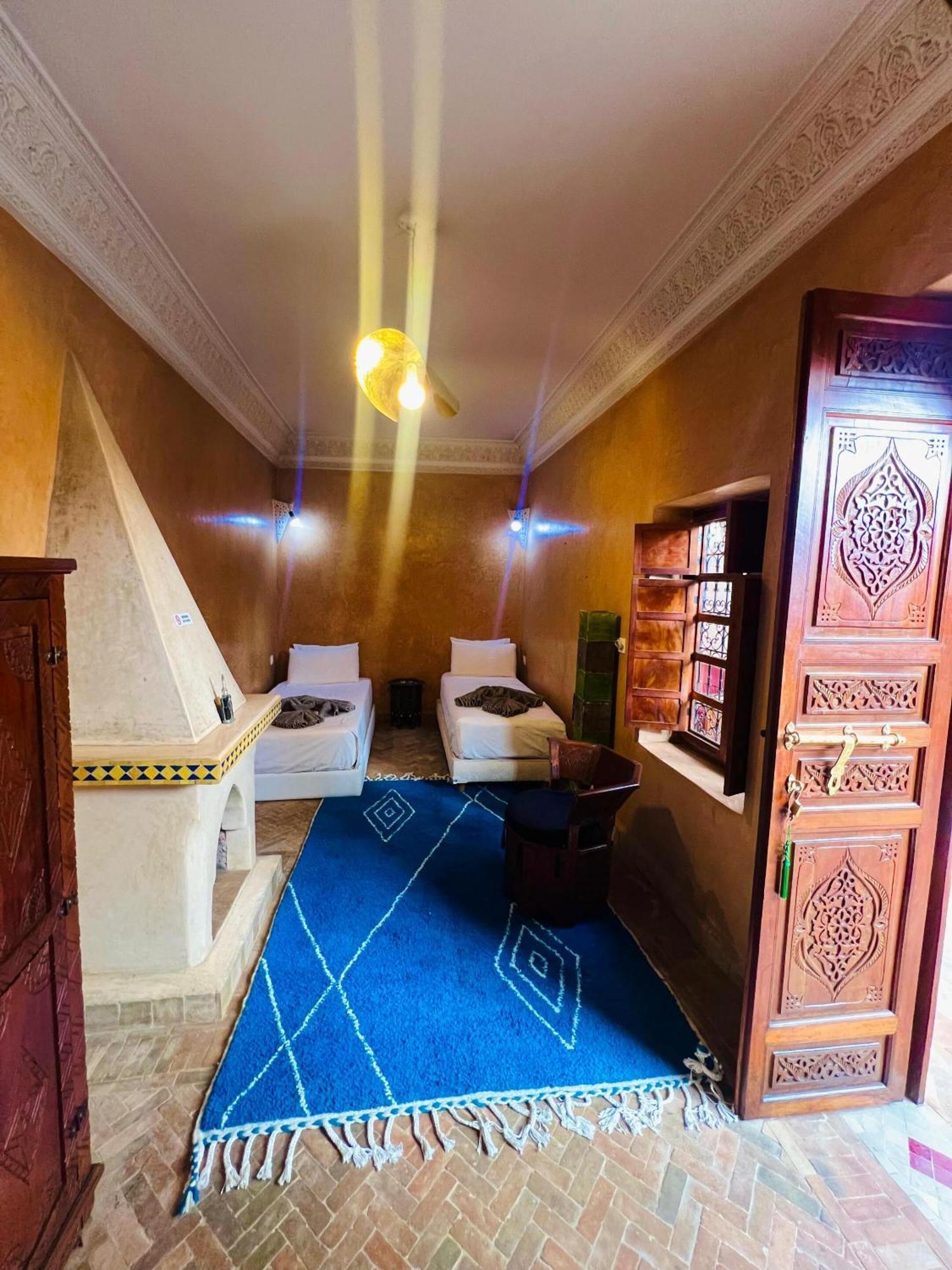 Serendip Hotel *