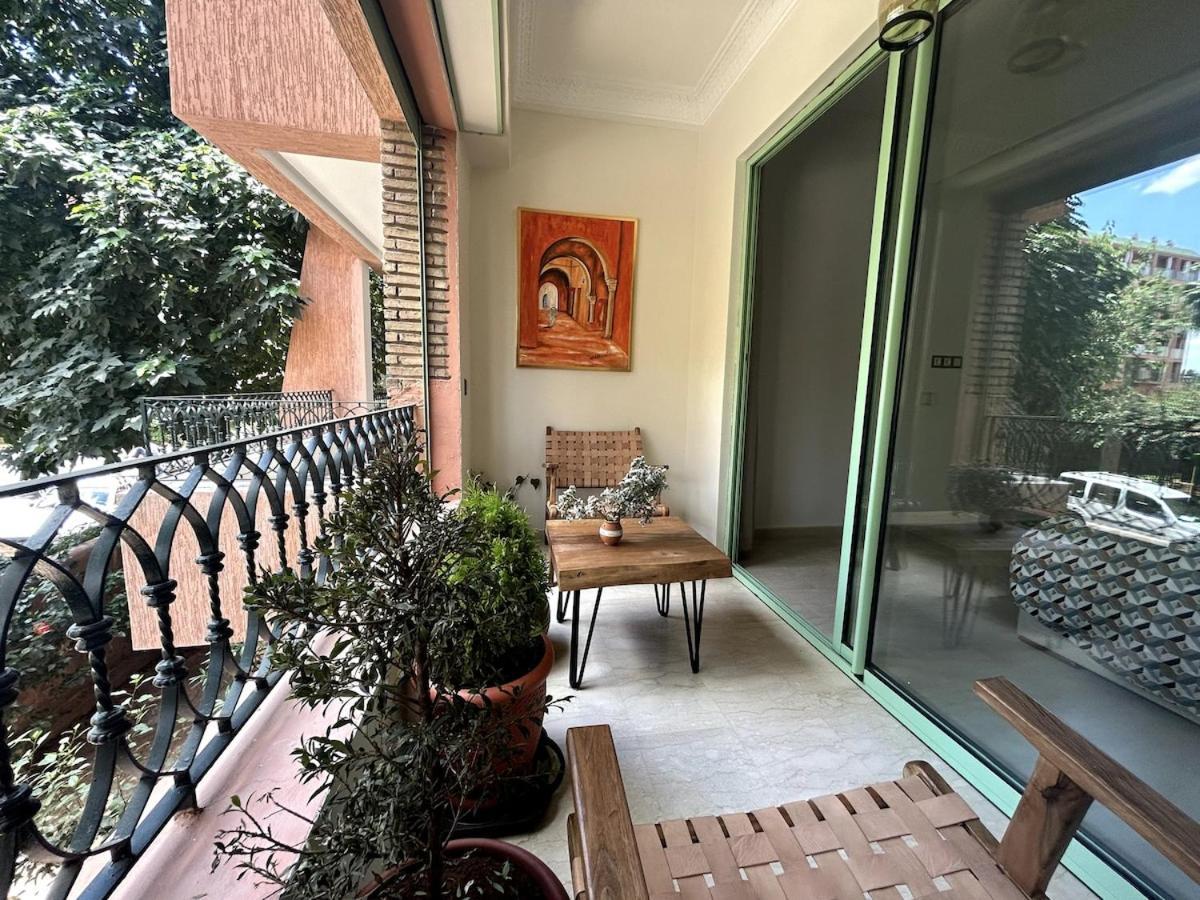 Hivernage Appt Andalou Avec Balcon Et Piscine Appartement *