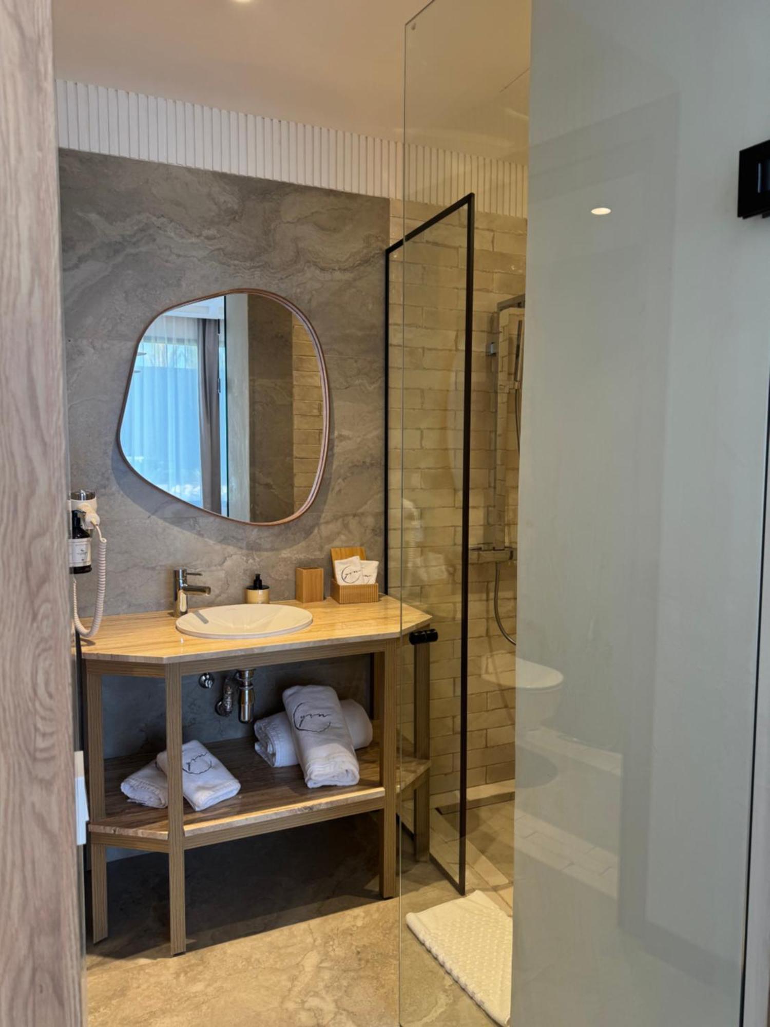 Yin & Hotel 5*