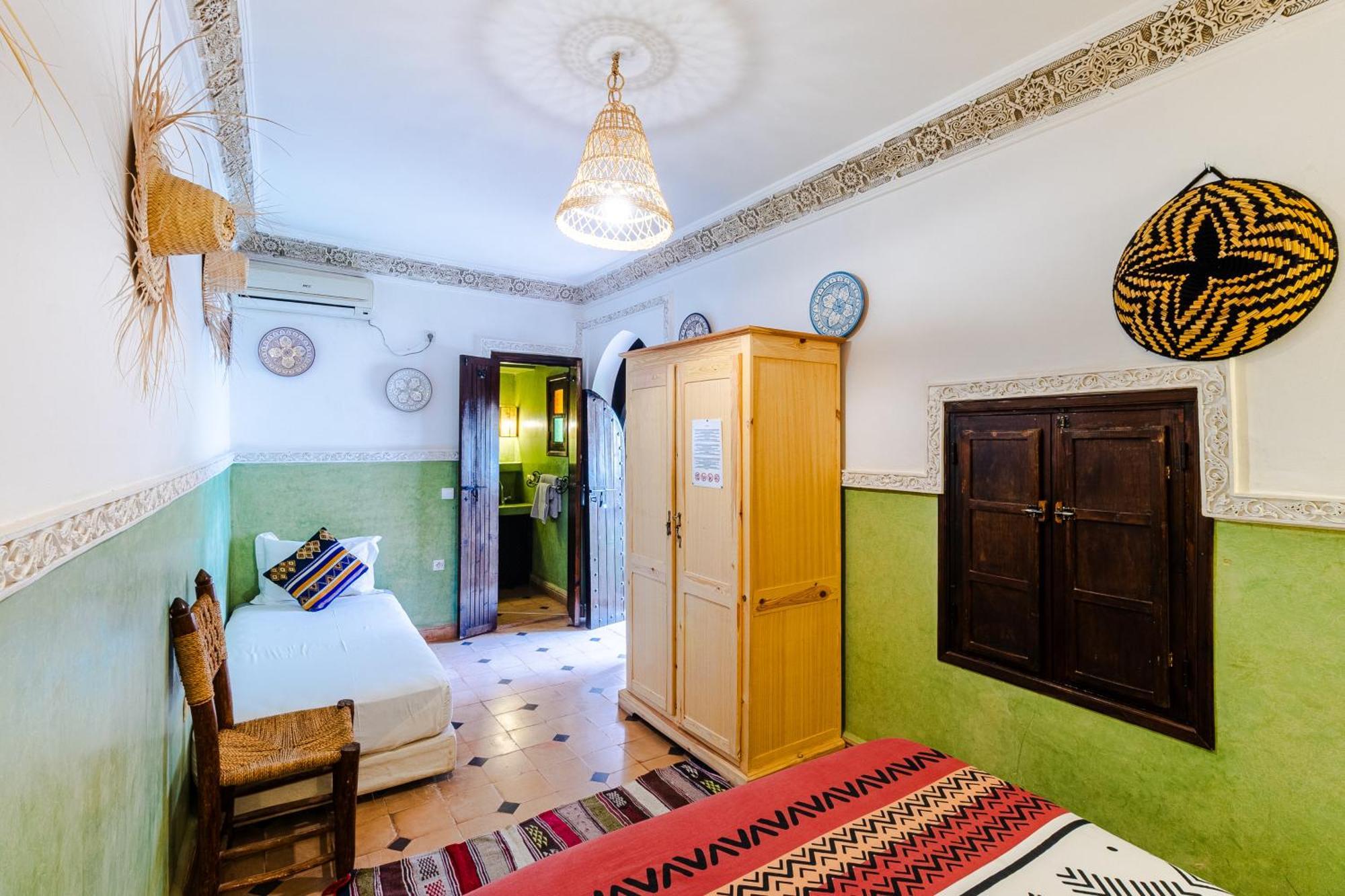 Riad Davina *