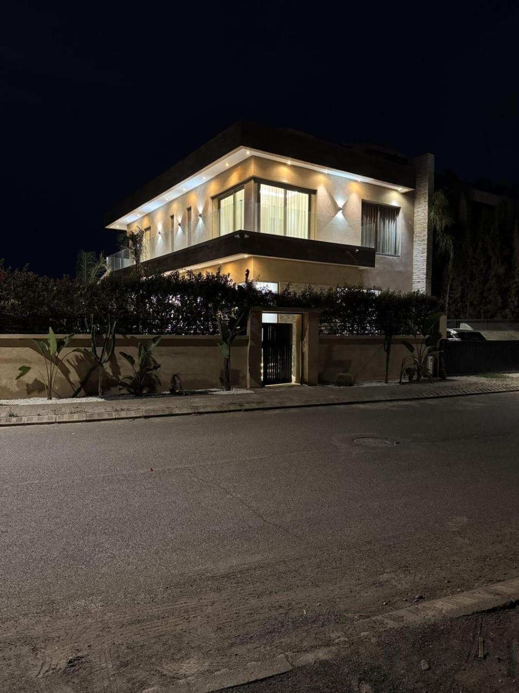 Maymouna Villa