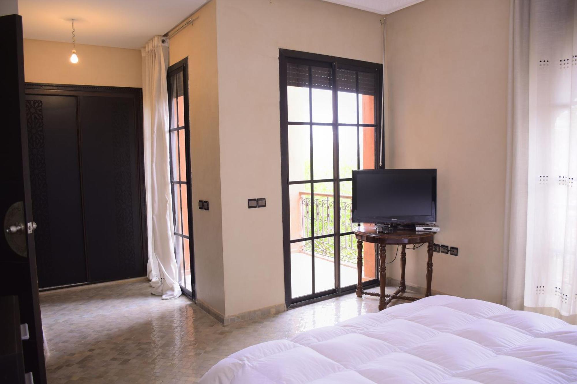 Villa Capstay In Secure *