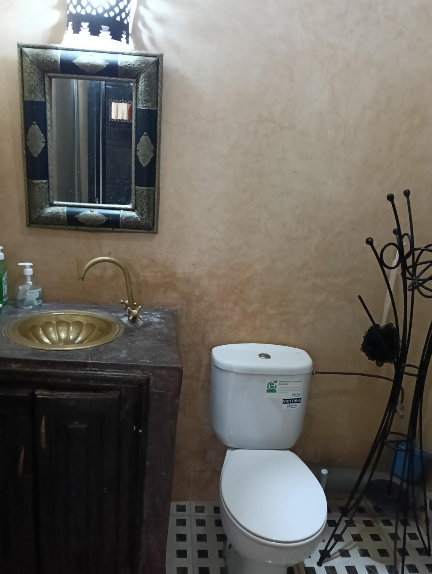 Au Centre,charmant Dans Un Quartier Chic Et Calme, Tres Bon Emplacement Apartment *