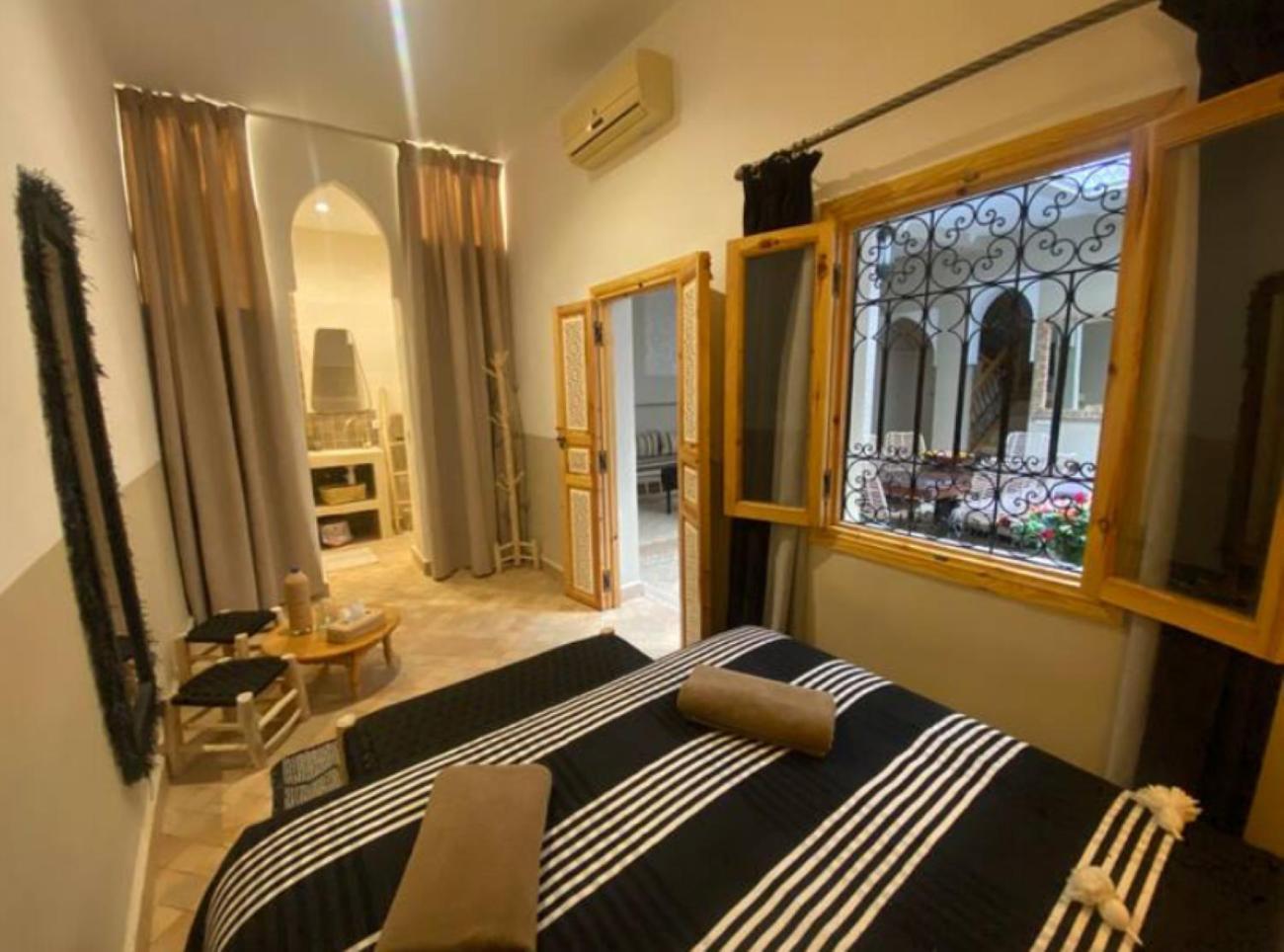 Ravissant Avec 4 Et Belle Terrasse Avec Bassin Sur Le Toit Marrakesch