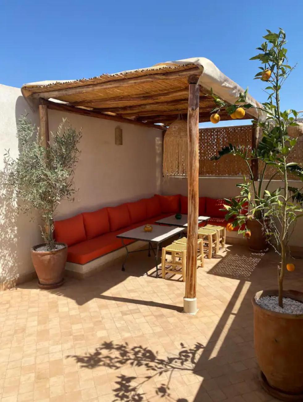 Ravissant Avec 4 Et Belle Terrasse Avec Bassin Sur Le Toit Riad Marrakesch