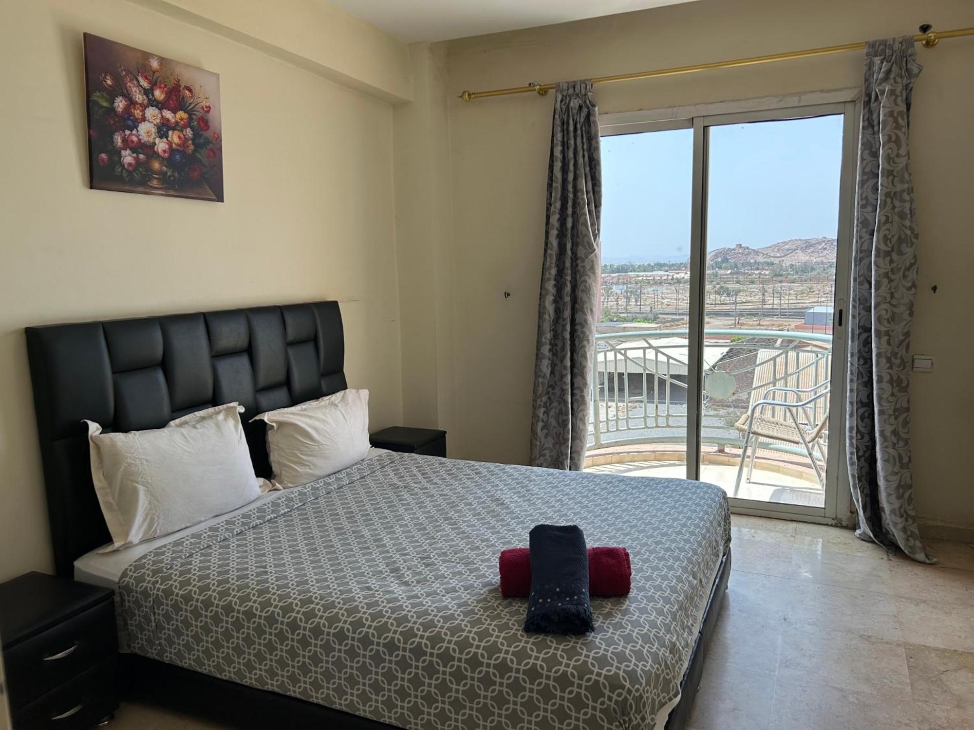 Apartment 33