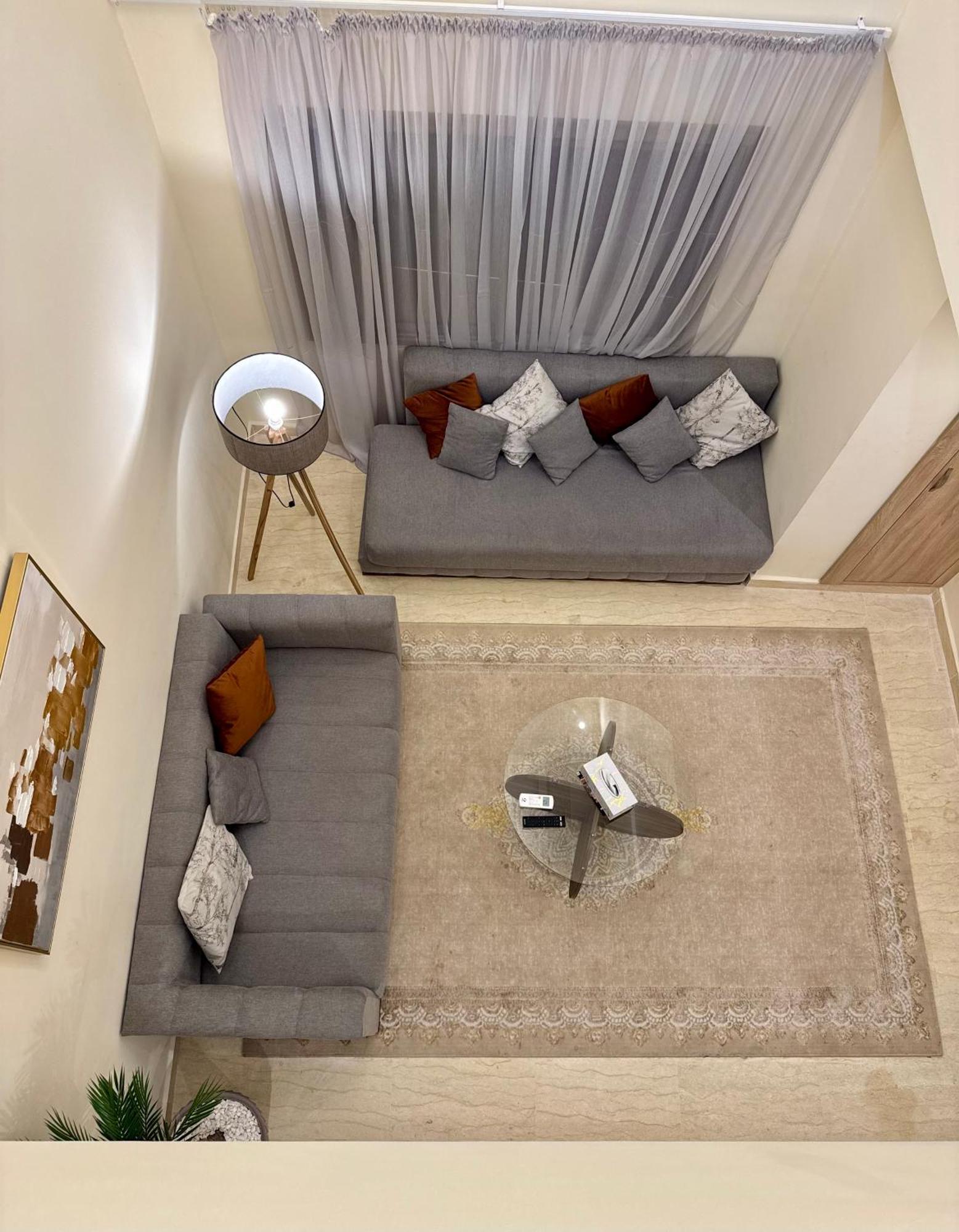 The Cosy Duplex With Gym Access & Near Mall, Palooza