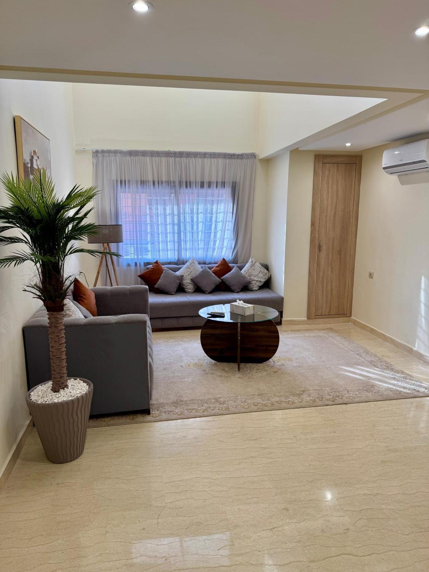 The Cosy Duplex With Gym Access & Near Mall, Palooza Apartment