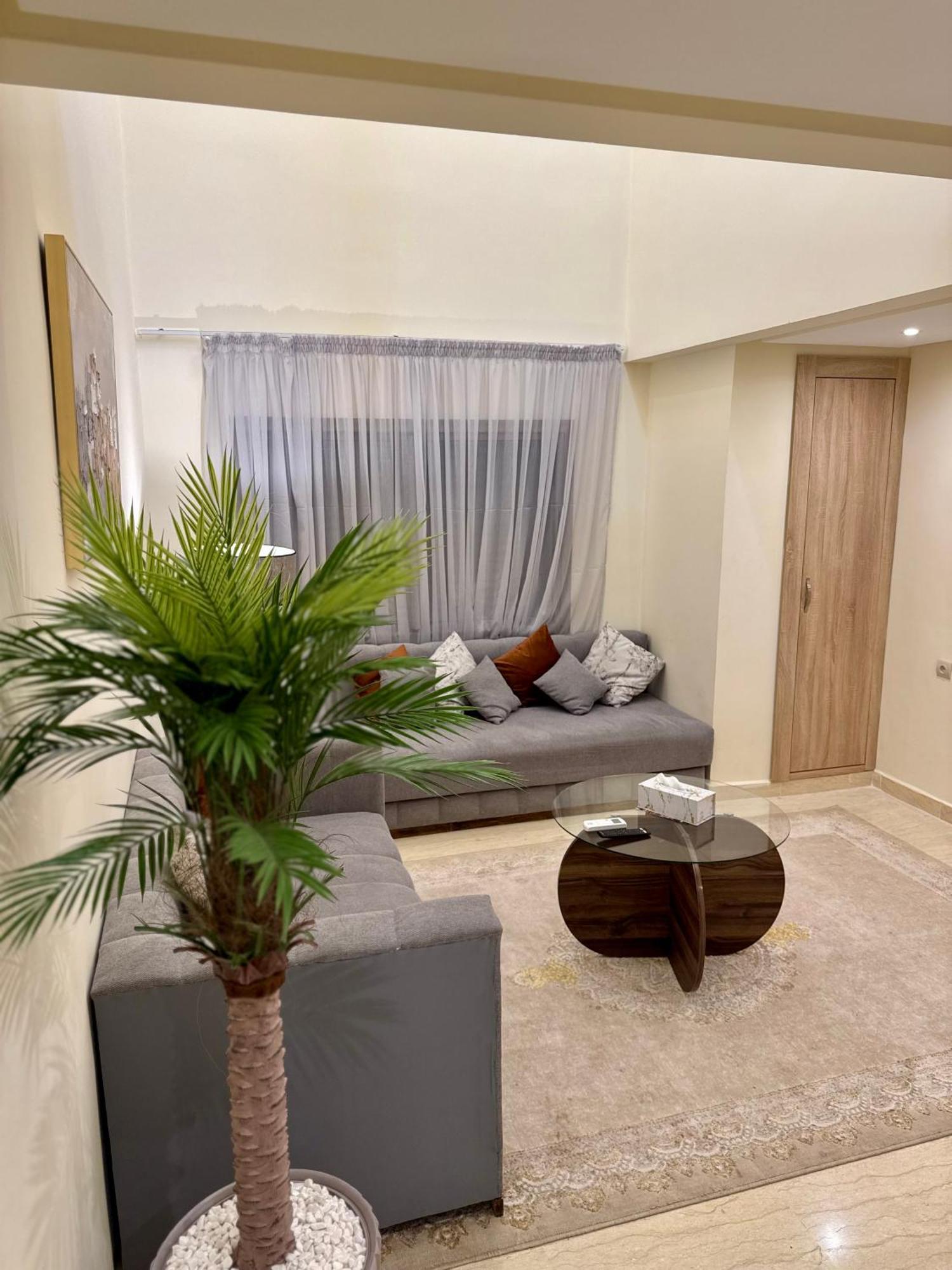 The Cosy Duplex With Gym Access & Near Mall, Palooza Apartment