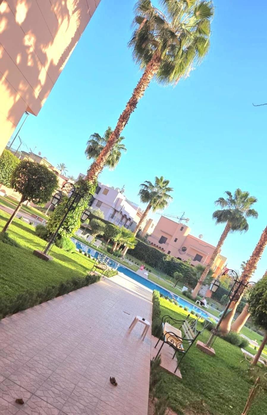 Avec Piscine Appartamento