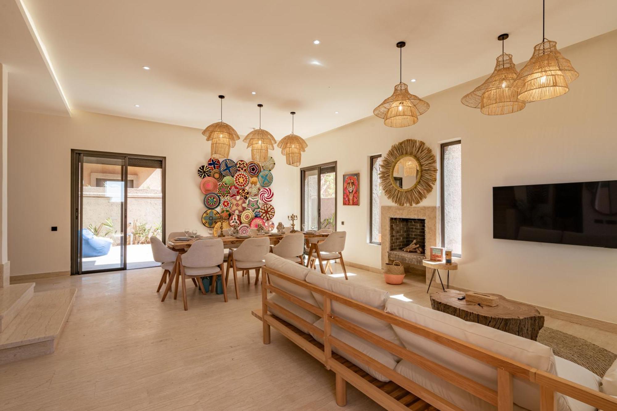 Secret Oasis - 4 Bedroom Rooftop, Pool&ac - Up To 10 Guests