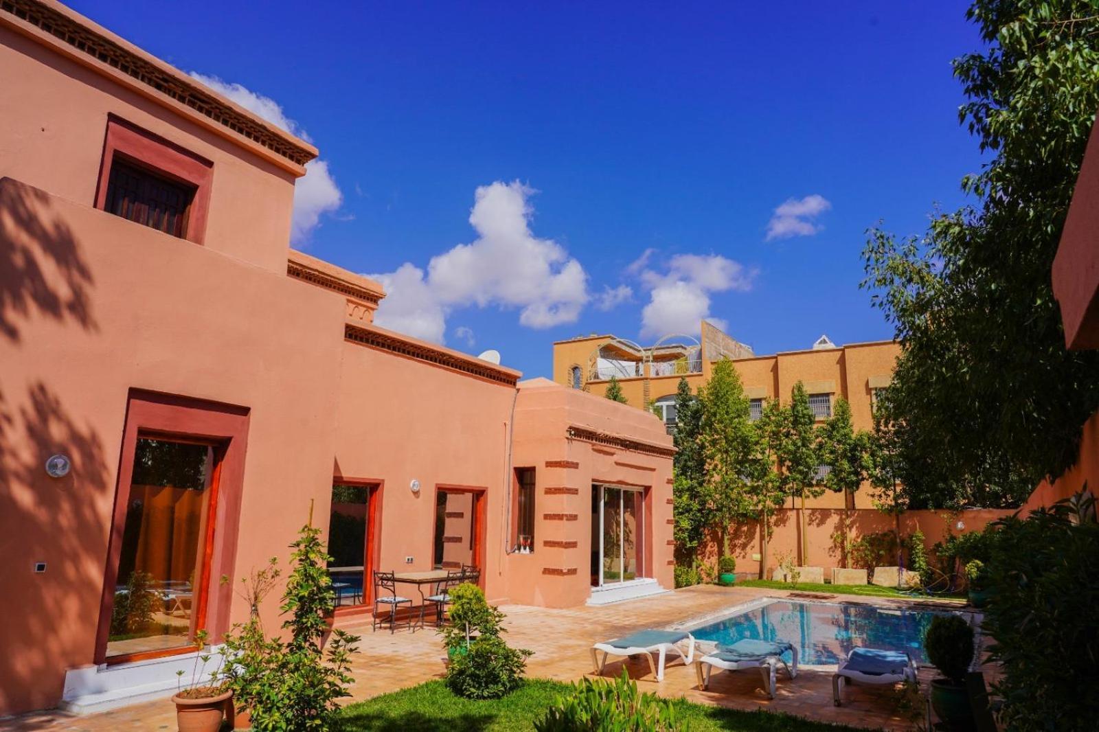 Villa 1 *
