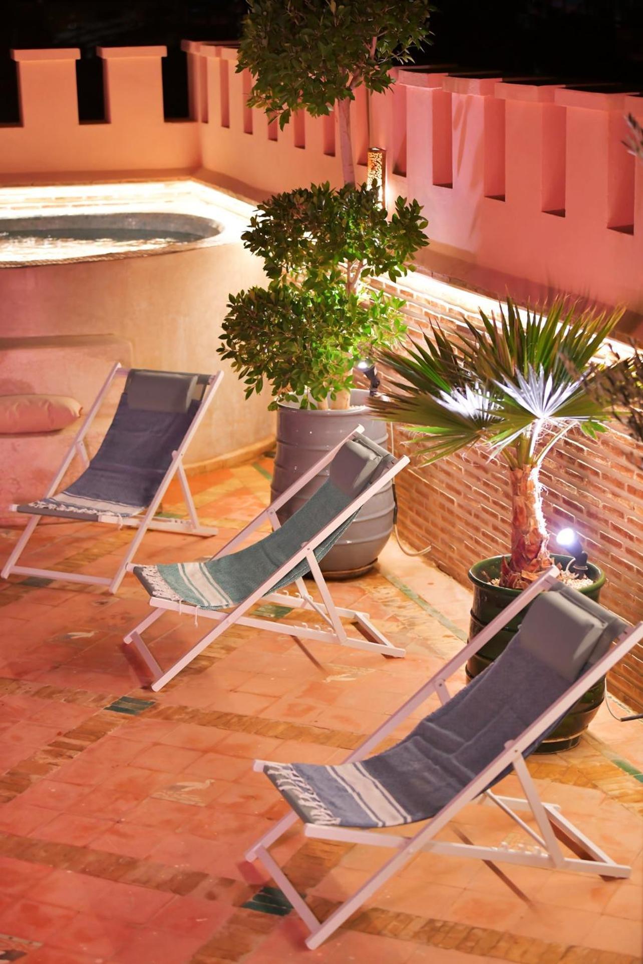 Riad Zina Rose 89 *