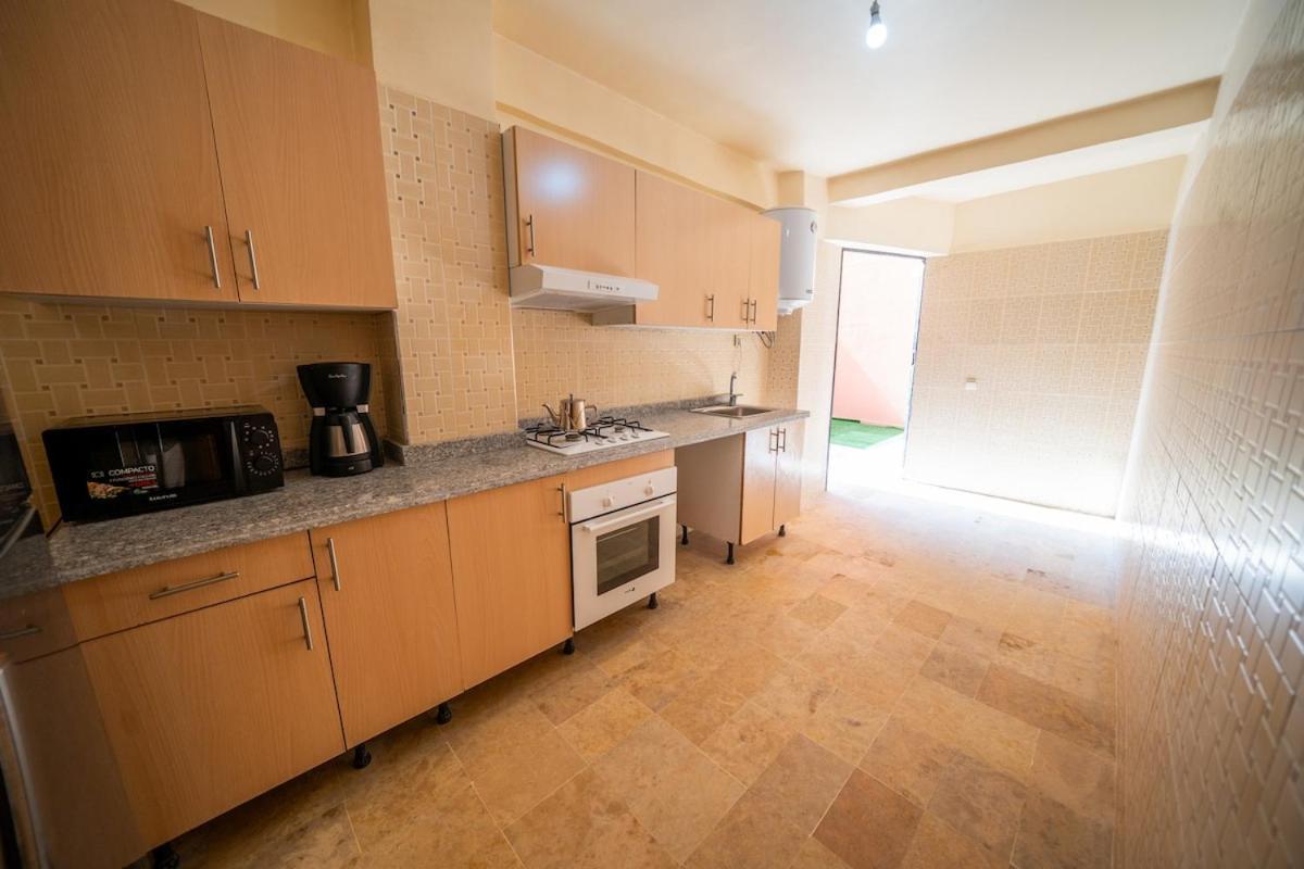 Three Bedroom Duplex With Terrace In Center