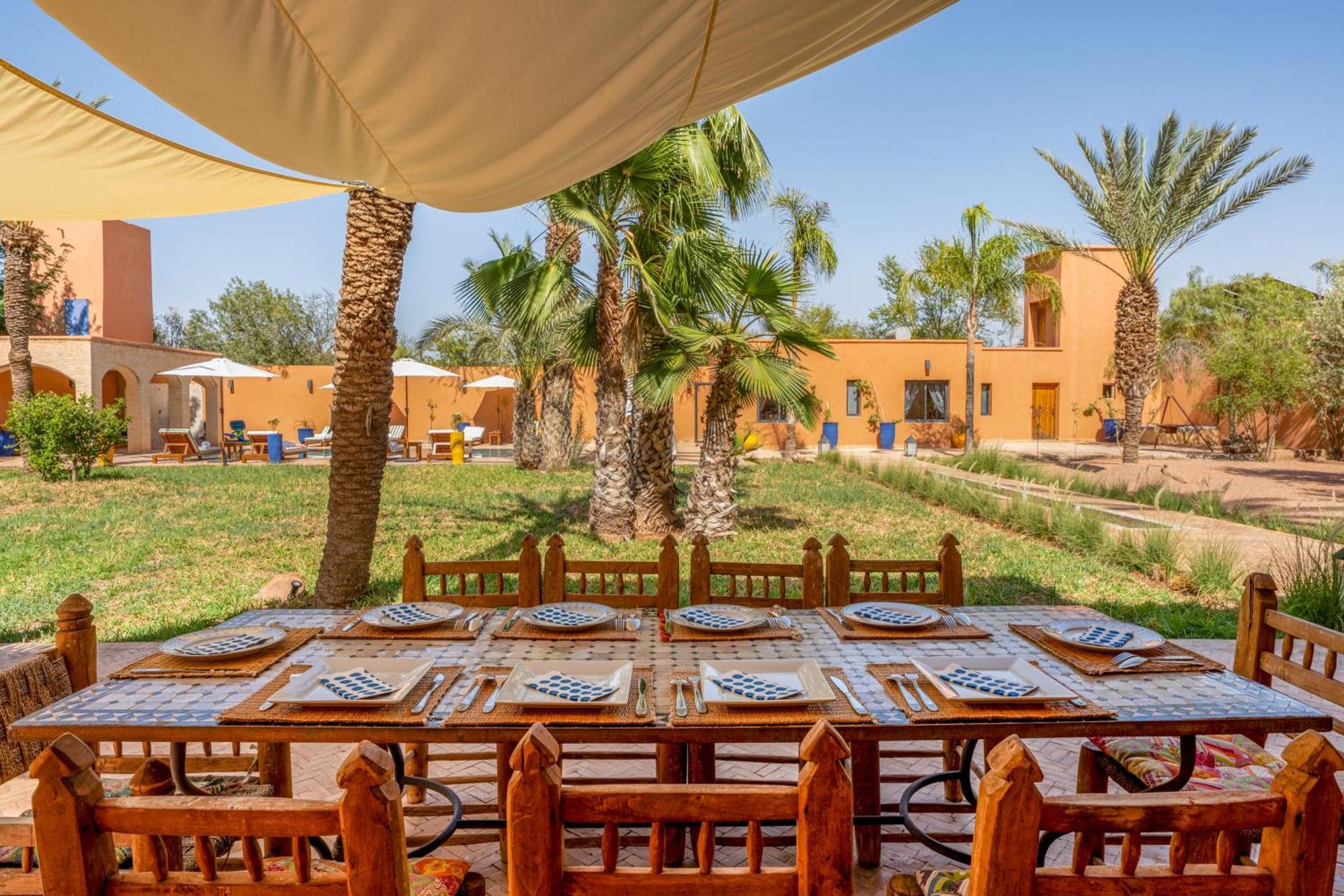 Simari Palmeraie Marrakech Nouveau! Petit Dejeuner Compris-entierement Renovee-superbe Piscine Privee Chauffee-personnel De Maison Inclus-grand Jardin De 2000m2-terrain De Petanque-ambiance Typique Berbere-havre De Paix