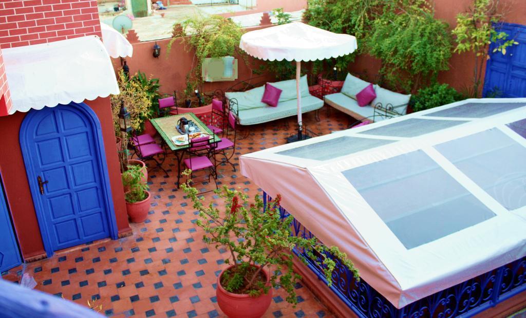 Konouz Bed & Breakfast 3*