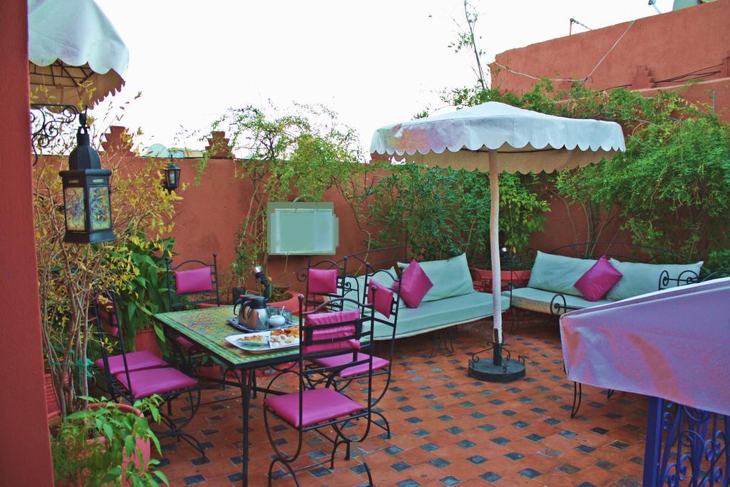 Bed & Breakfast Konouz 3*