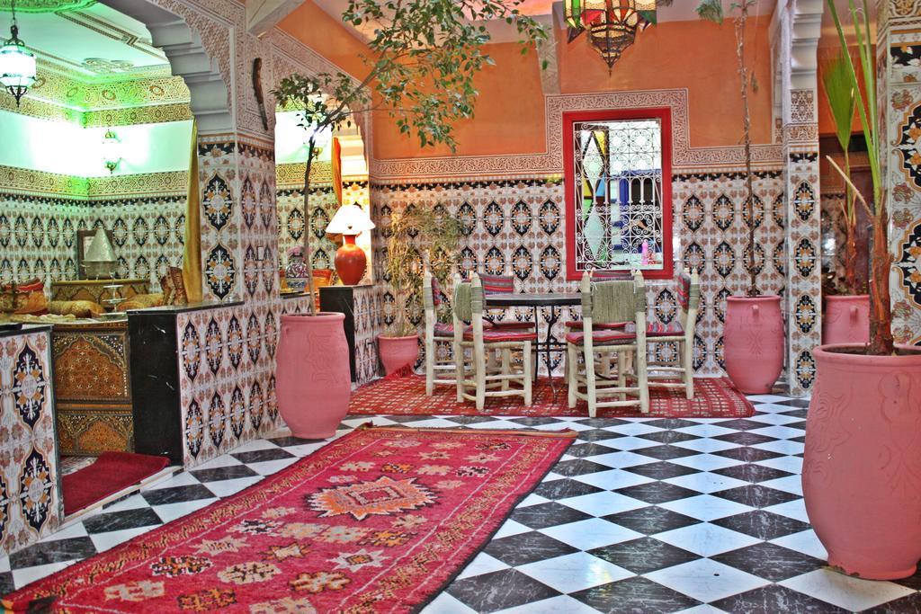 Bed & Breakfast Konouz 3*