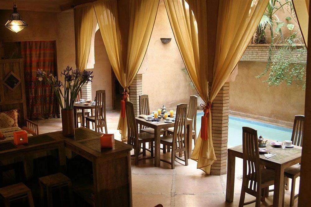 Riad Azenzer 3*