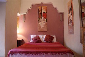 Amra Riad 3*