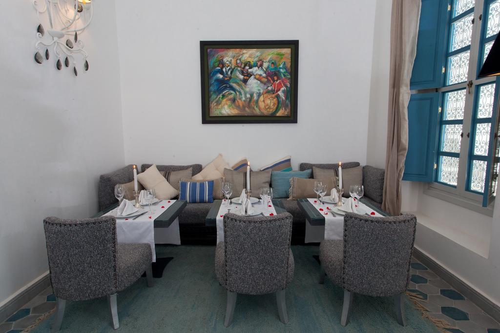 Le Perroquet Bleu & Riad 3*