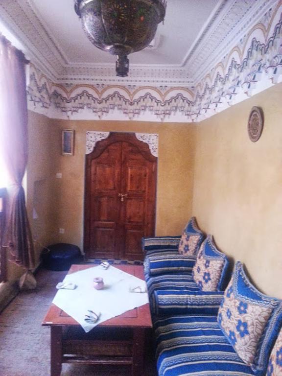 Riad Lala Latifa *
