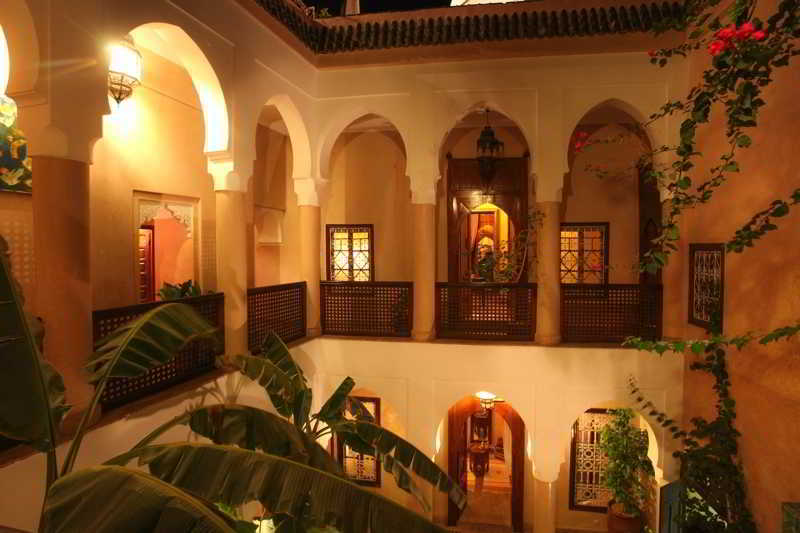 Abaka & Boutique 4*