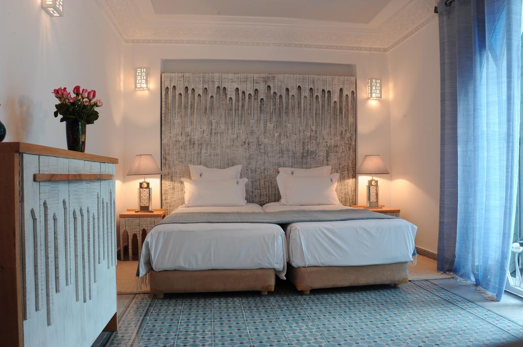 Le Perroquet Bleu & Riad