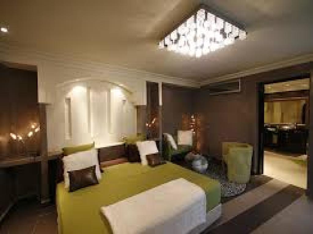 Riad Carllian Riad