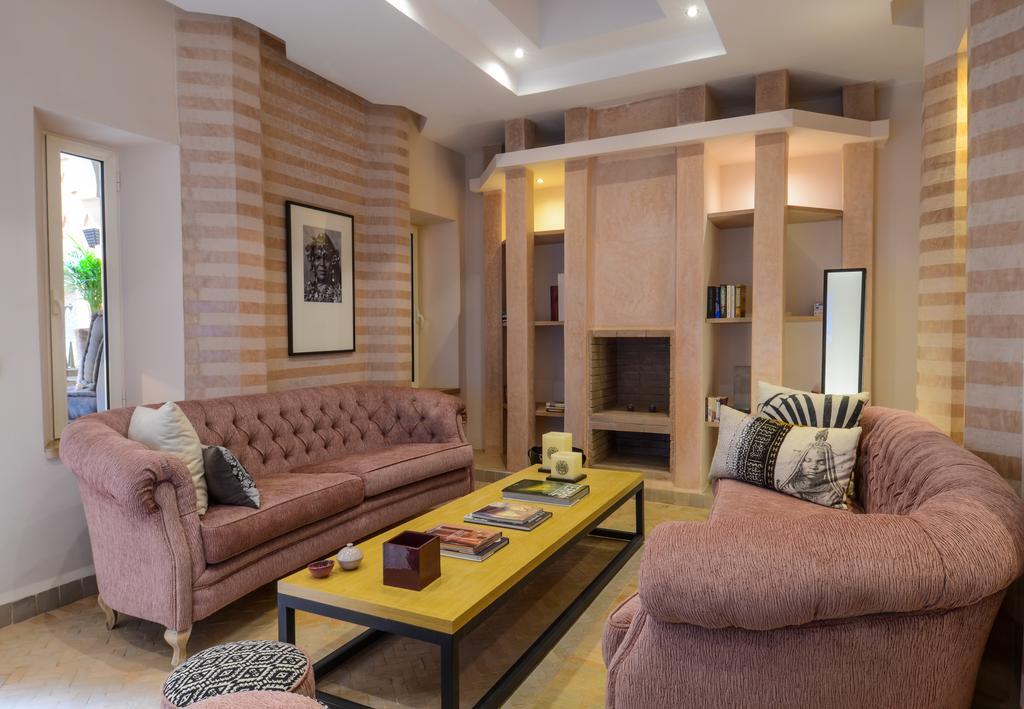 Couette-café Ayni 4*