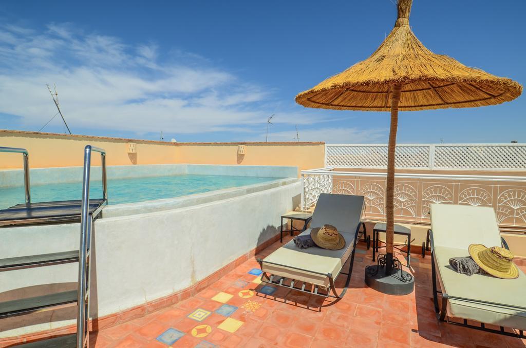 Couette-café Ayni 4*
