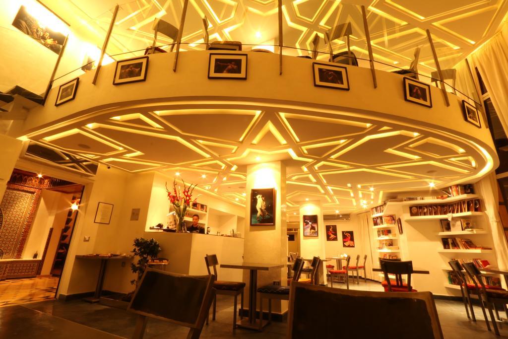 Hotel Amani & 3*
