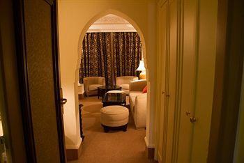 Hotel Nassim