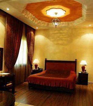 The Red House 5*