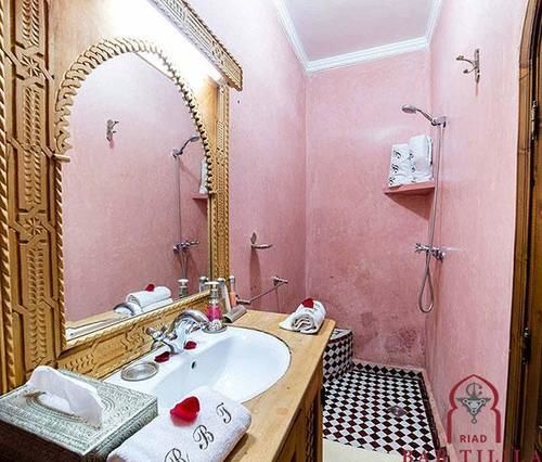 Bab Tilila Riad