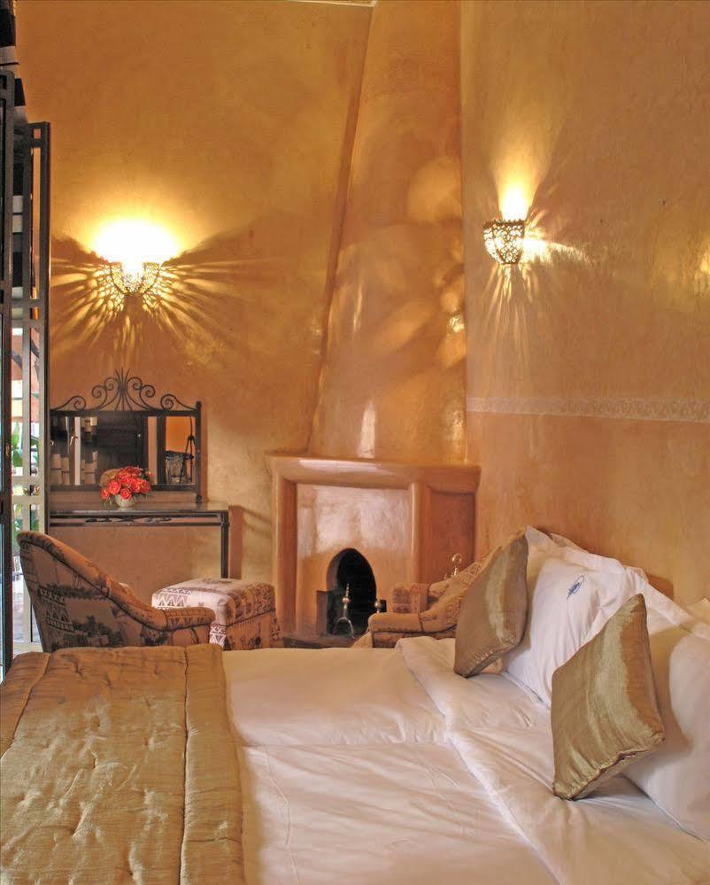 Le Perroquet Bleu & Riad