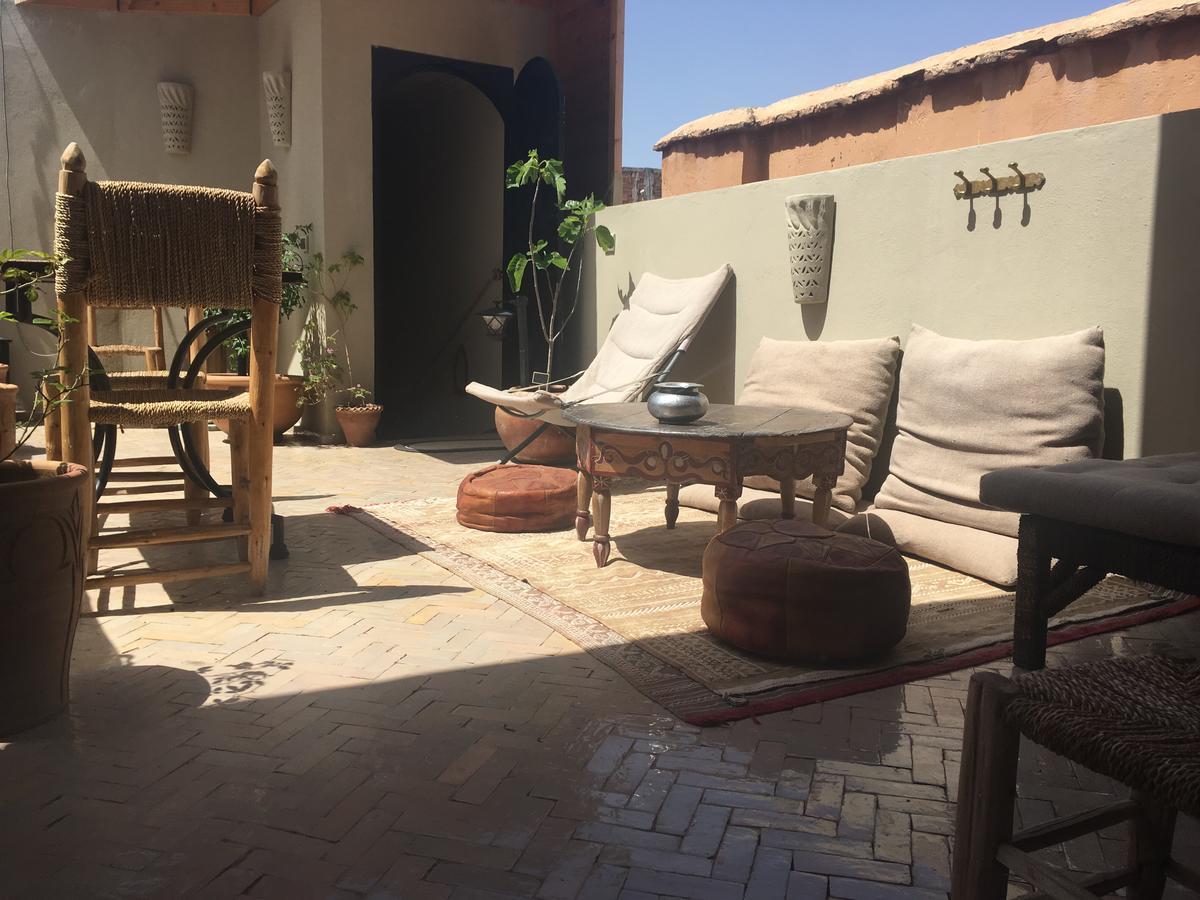 Laly Tourisme Eclaire Le Bijou De La Medina Riad Marrakesch