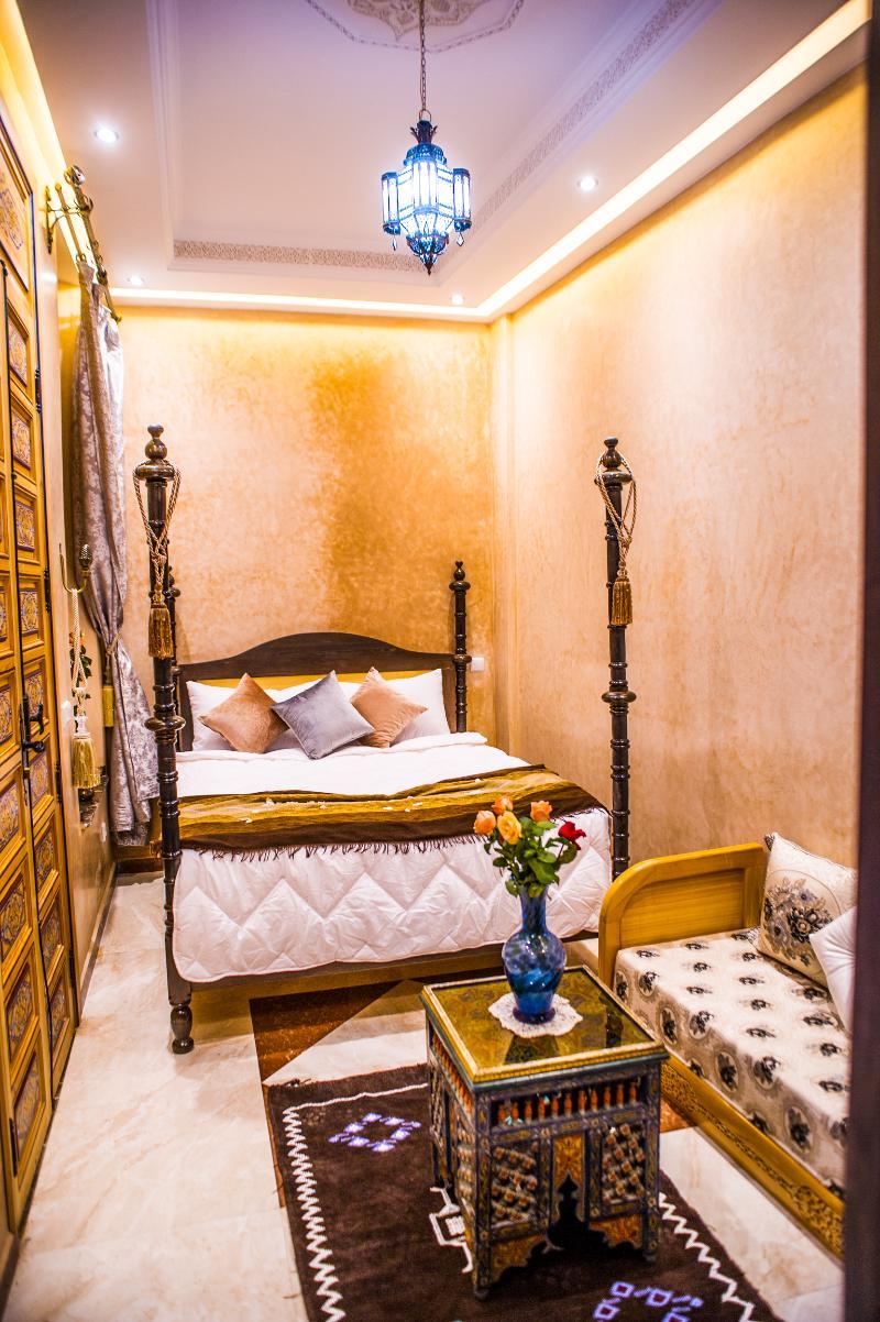 Qamar Riad 3*