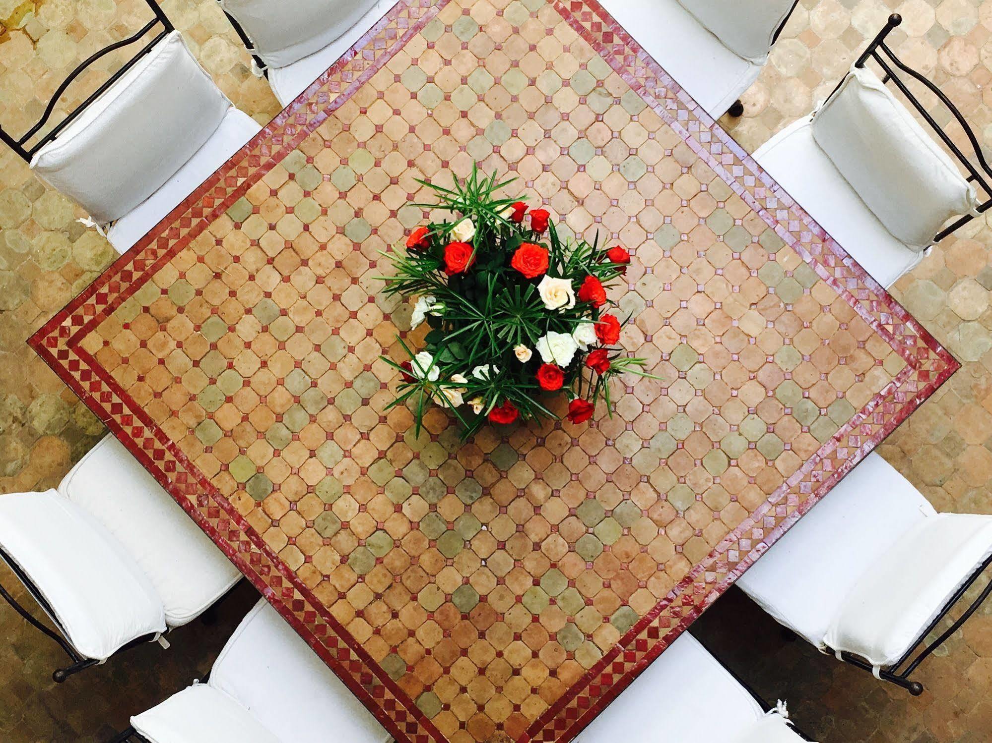 Couette-café Tawargit 4*