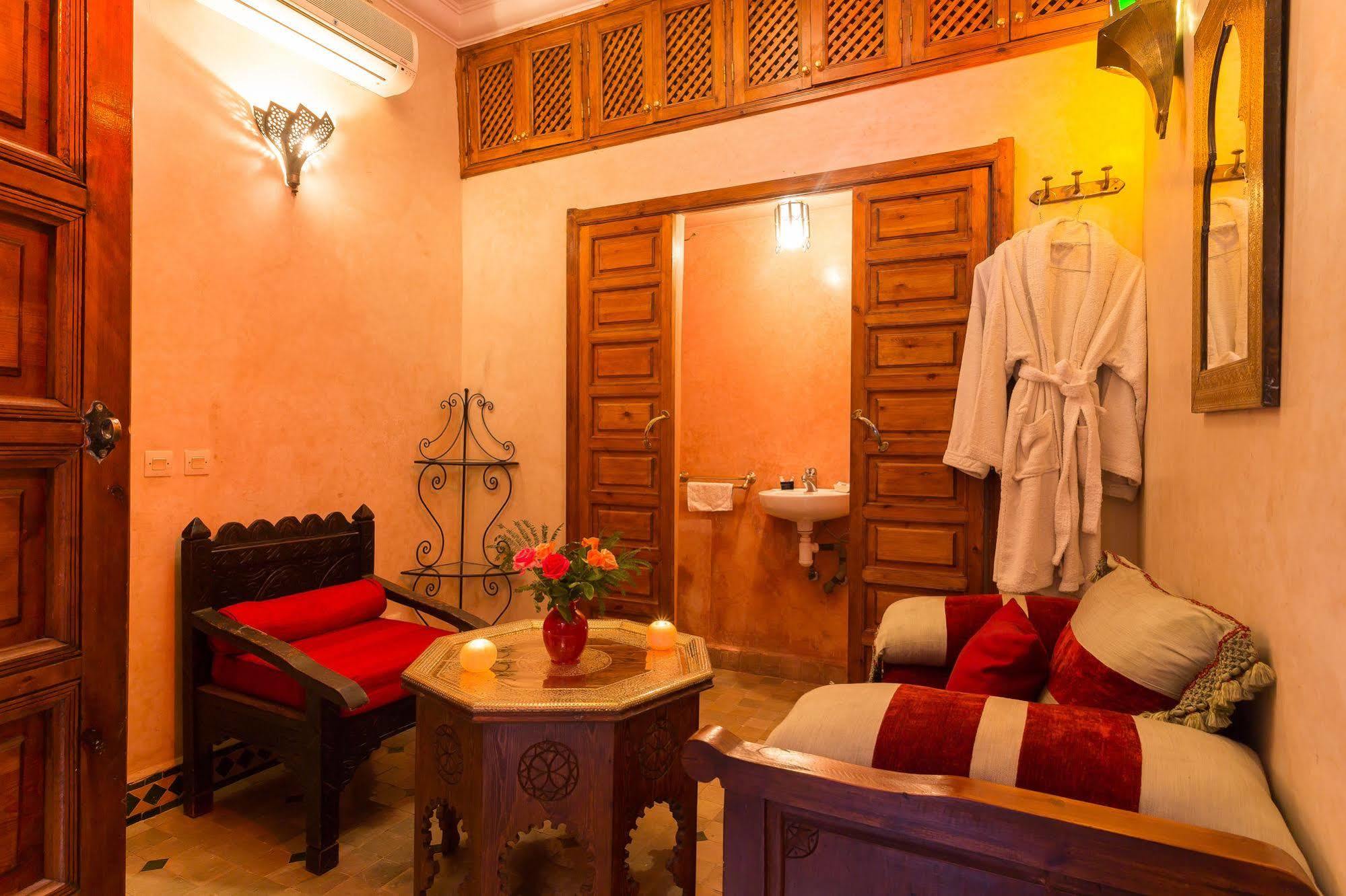 Riad Amina