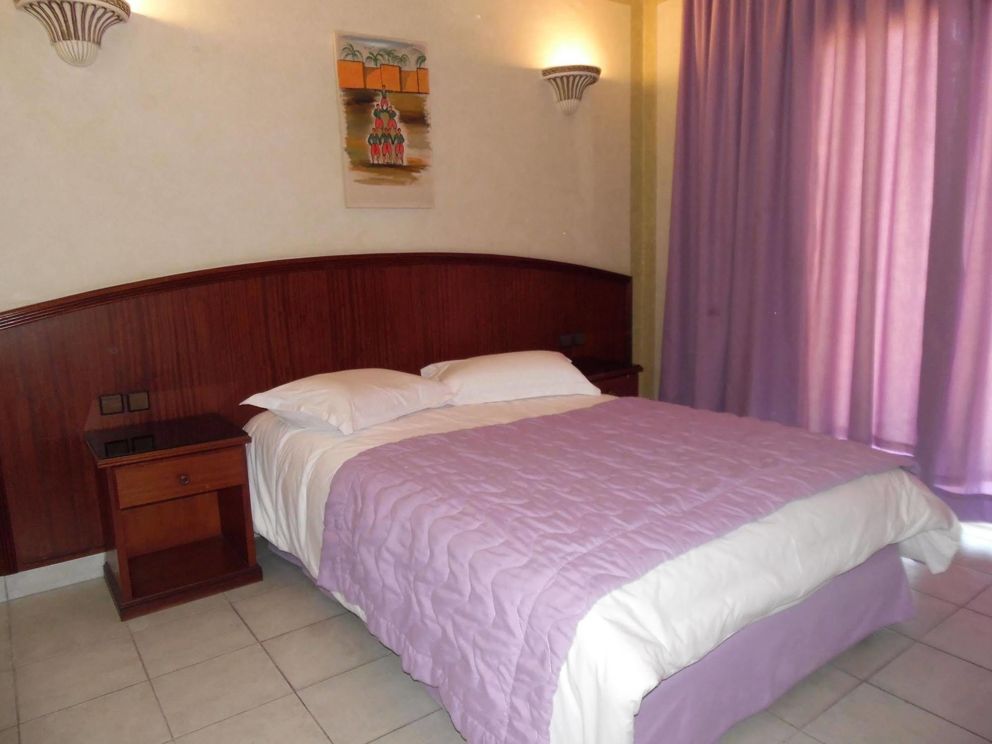 Corail Hotel 3*
