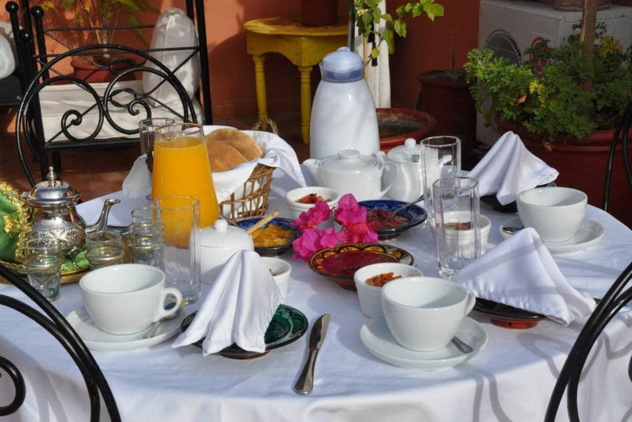 Bonheur Riad 2*