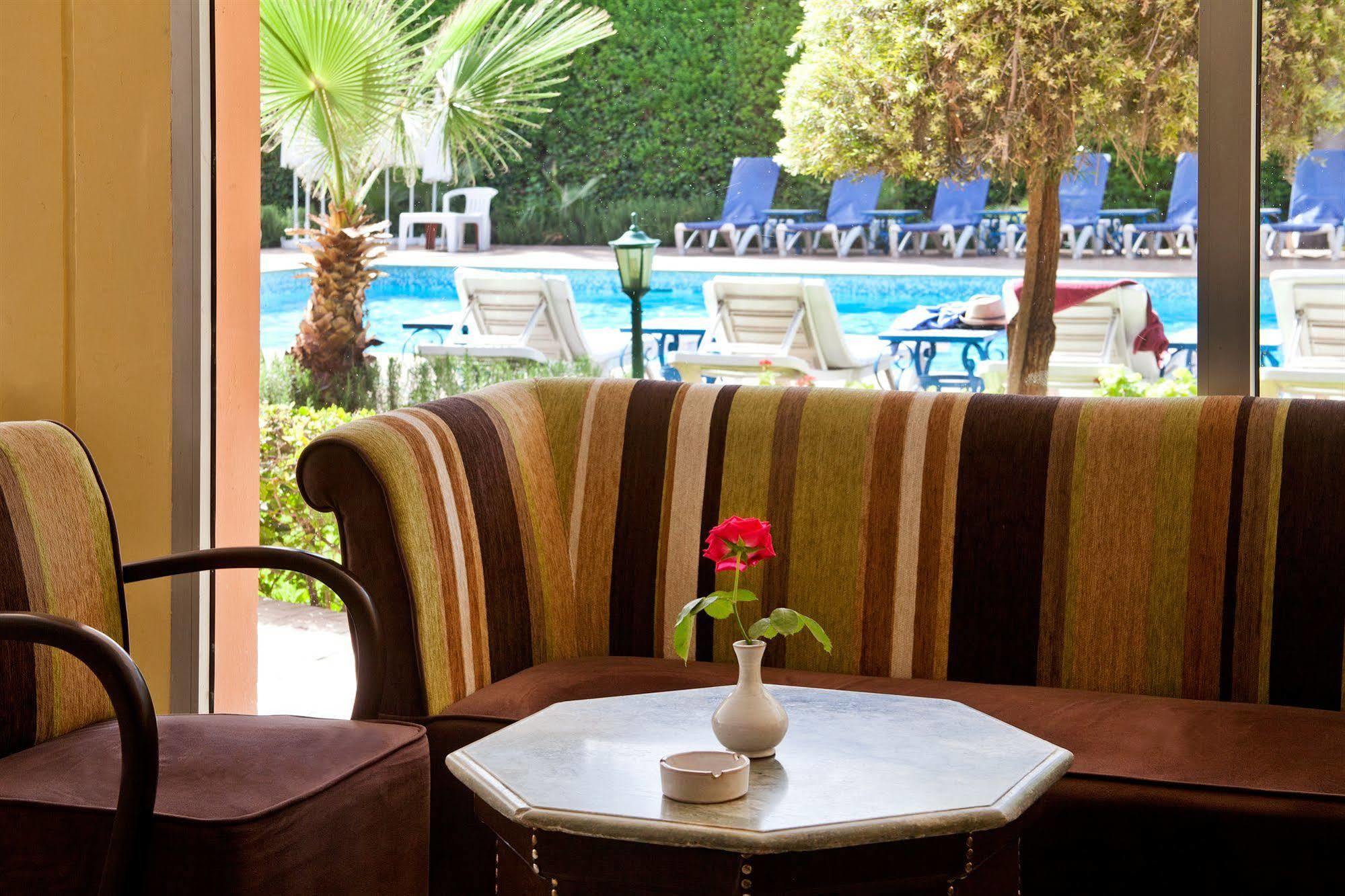 Hotel Chems 4*